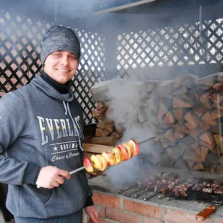 Marketti Vynohradiv